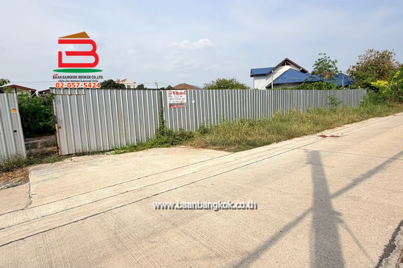 ที่ดินเปล่า ถมแล้ว เนื้อที่ 313 ตรว. ซอยอ่อนนุช 66 แยก 19-12-2 ถนนอ่อนนุช แขวงประเวศ(คลองประเวศฝั่งใต้) เขตพระโขนง