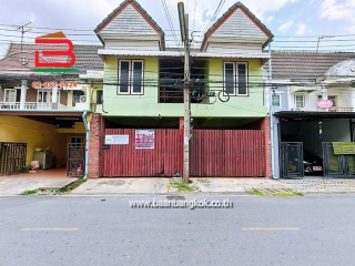 11796, ทาวน์เฮาส์ หมู่บ้านบางใหญ่ซิตี้ เนื้อที่ 32 ตร.ว. (ใกล้ตลาดบางใหญ่ซิตี้ ) ถนนกาญจนาภิเษก ตำบลเสาธงหิน อำเภอบางใหญ่ นนทบุรี