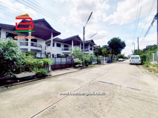 LINE_ALBUM_011143 ม.ร่มฤดี น่มเกล้า_251011_9