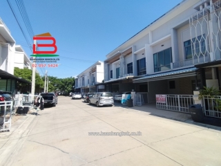 10601, ทาวน์โฮม เดอะเมทโทร พระราม9-กรุงเทพกรีฑา เนื้อที่ 19.7 ตรว. ถนนกรุงเทพกรีฑา เขตสะพานสูง กรุงเทพฯ