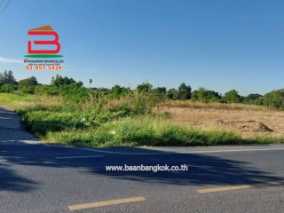 LINE_ALBUM_No.011382ที่ดินเปล่า 12-3-92.7ไร่ ต.ศาลารีไทย .ต้น_251208_15