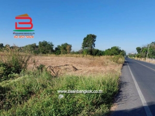 LINE_ALBUM_No.011382ที่ดินเปล่า 12-3-92.7ไร่ ต.ศาลารีไทย .ต้น_251208_21