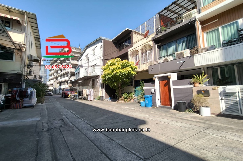 ขาย/เช่า ทาวน์โฮม เนื้อที่ 14 ตร.ว. ซอยสุขุมวิท 16 (ซอยไผ่สิงห์โต) ถนนสุขุมวิท แขวงคลองเตย เขตคลองเตย  