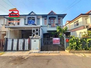 11821, ทาวน์เฮาส์ หมู่บ้าน เค.ซี.รามอินทรา 6 (พระยาสุเรนทร์ 45) เนื้อที่ 24 ตรว. (ใกล้วัดพระยาสุเรนทร์) ถนนพระยาสุเรนทร์ แขวงสามวาตะวันตก เขตคลองสามวา