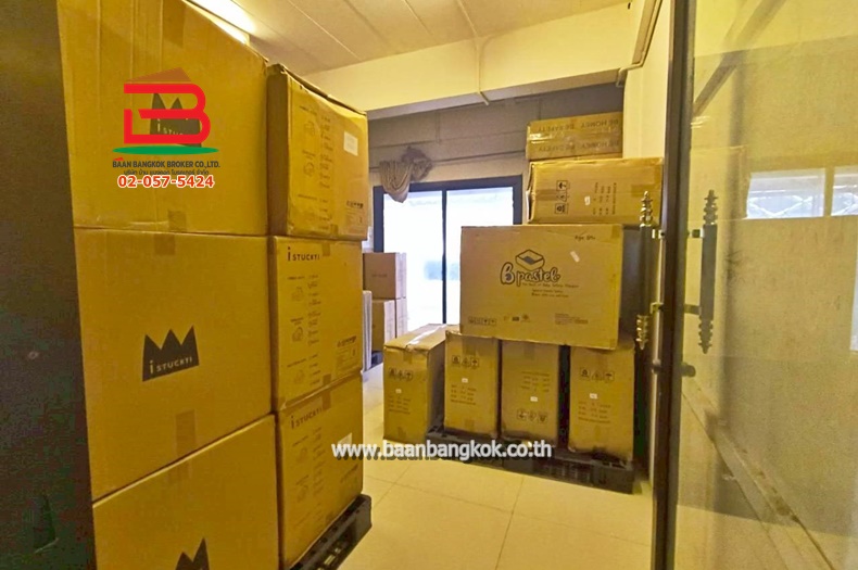 LINE_ALBUM_No.11276 อาคารพาณิชย์ ลาดพร้าว_251208_17