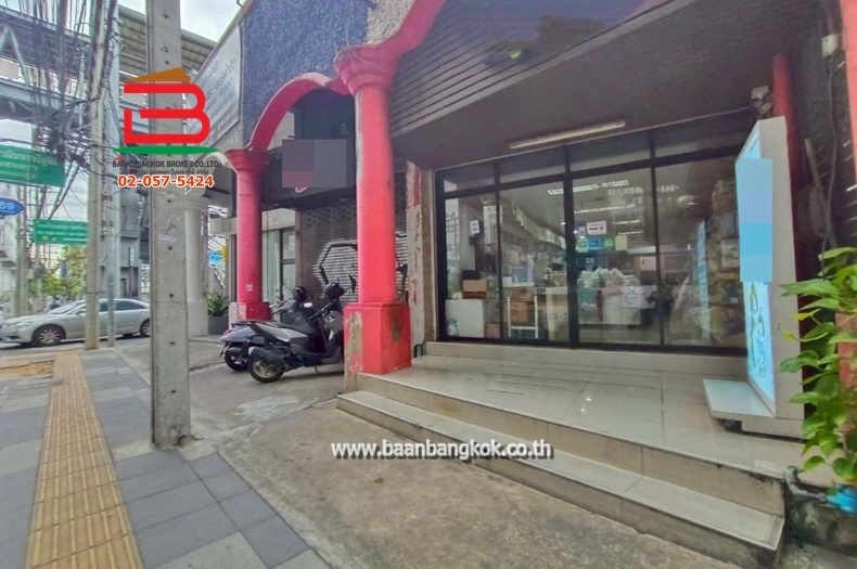 อาคารพาณิชย์ ปากซอยลาดพร้าว 69 เนื้อที่ 24 ตรว. (ใกล้BTSลาดพร้าว71) ถนนลาดพร้าว แขวงสะพานสอง เขตวังทองหลาง