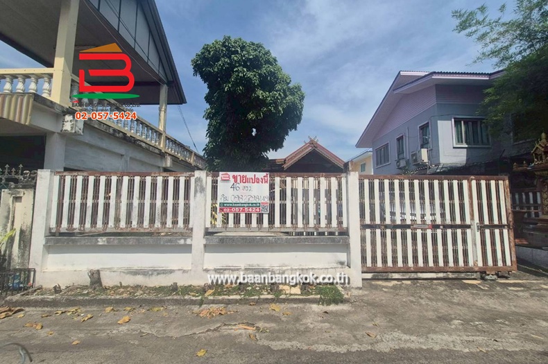 ที่ดินเปล่า ถมแล้ว เนื้อที่ 46.30 ตรว. จัดสรรเผด็จ 3 (ซอยอยู่สุข 20) ถนนสุขุมวิท ตำบลบางเมือง อำเภอเมืองสมุทรปราการ จังหวัดสมุทรปราการ