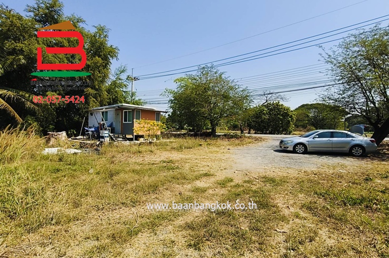 ที่ดินเปล่า เนื้อที่ 24-3-8 ไร่ ซอยสุทธิพันธ์ (ระหว่างซอยเลียบคลองหกตะวันตก 31-33) ถนนรังสิต-นครนายก ตำบลคลองหก อำเภอคลองหลวง ปทุมธานี   