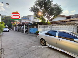 LINE_ALBUM_N.08443ที่ดินพร้อมบ้าน60ตรวชุมชนเมตตาพหล50แยก19_230520_13
