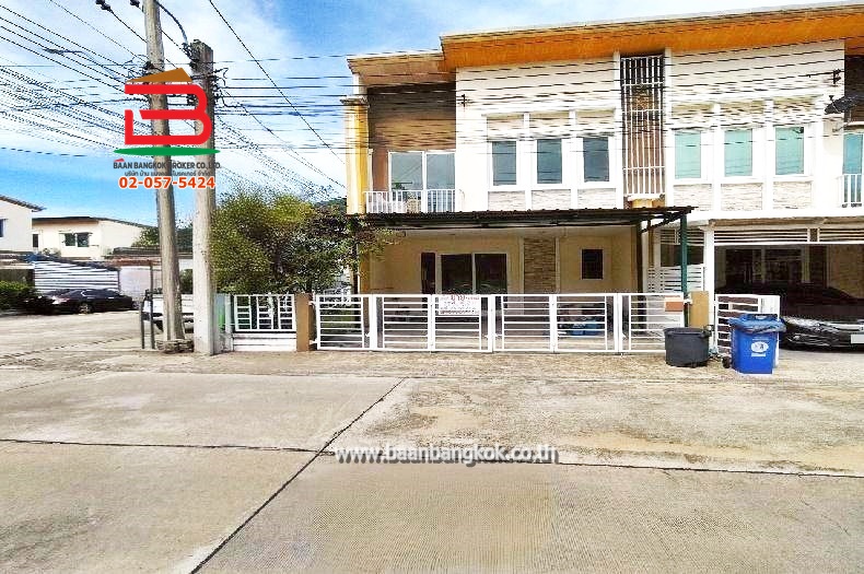 ทาวน์โฮม หลังมุม โกลเด้นทาวน์ วัชรพล-สุขาภิบาล 5 เนื้อที่ 31 ตรว. ใกล้บิ๊กซี สุขาภิบาล 5 ถนนสุขาภิบาล 5 แขวงออเงิน เขตสายไหม