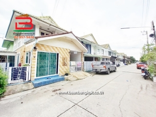 11231, ทาวน์เฮาส์ หมู่บ้าน พฤกษาบี รังสิตคลอง 3 เนื้อที่ 24 ตารางวา ถนนเมนหน้าโครงการ ซอย 27/3, ตรงข้ามตลาดจัมโบ้ คลองสาม ถนนรังสิต-นครนายก ตำบลคลองสาม อำเภอคลองหลวง จังหวัดปทุมธานี   