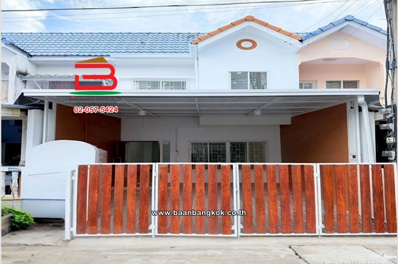 ทาวน์เฮาส์ เนื้อที่ 19.2 ตร.ว. หมู่บ้านอยู่เจริญ 3, ใกล้โรงเรียนบีคอนเฮาส์ แย้มสอาดรังสิต ถนนไสวประชาราษฎร์(พระองค์เจ้าสาย) ตำบลบึงลาดสวาย อำเภอลำลูกกา ปทุมธานี  