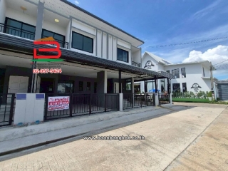 11045, ทาวน์เฮาส์ หมู่บ้าน บ้านสวนปาริชาติ เนื้อที่ 19 ตร.ว ใกล้สถานีรถไฟฟ้าคลองบางไผ่ ตำบลเสาธงหิน อำเภอบางใหญ่ นนทบุรี  