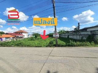 09726, ที่ดินเปล่า บางคูรัด (ใกล้วัดลาดปลาดุก) ถนนสายเลียบคลองนายเฉลิม เนื้อที่ 5 ไร่  ถนนการประปานครหลวง ตำบลบางคูรัด อำเภอบางบัวทอง จังหวัดนนทบุรี