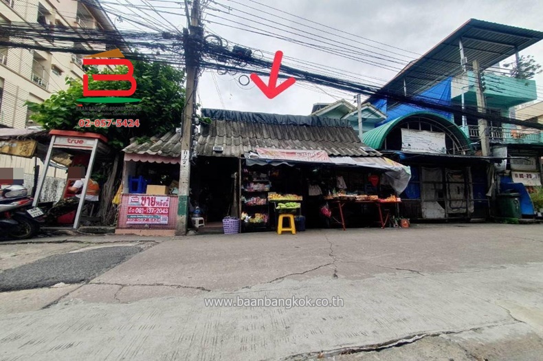 ที่ดินพร้อมบ้าน ซอยปรีดีพนมยงค์ 34 เนื้อที่ 33.7 ตรว. ใกล้รร.เซนต์แอนดรูว์ส ถนนสุขุมวิท 71 แขวงคลองตัน เขตวัฒนา(คลองเตย) กรุงเทพมหานคร