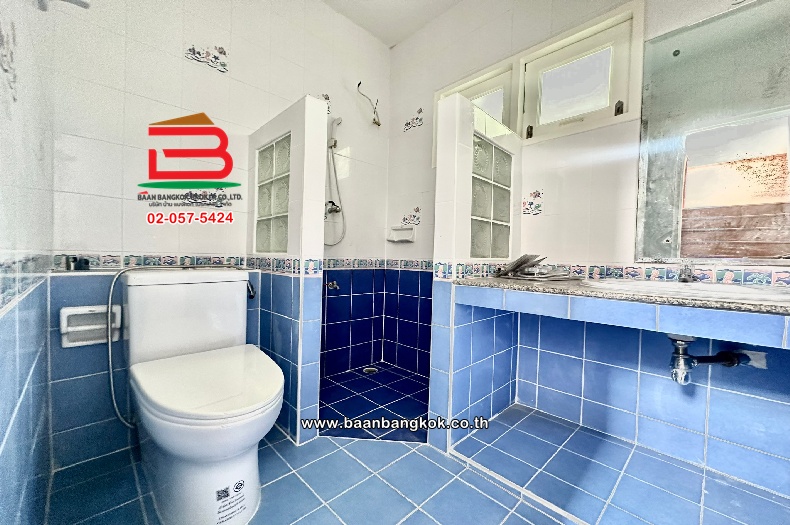 3-E06ABBB7-628B-4AB6-A8C0-742FDC3AA75A13