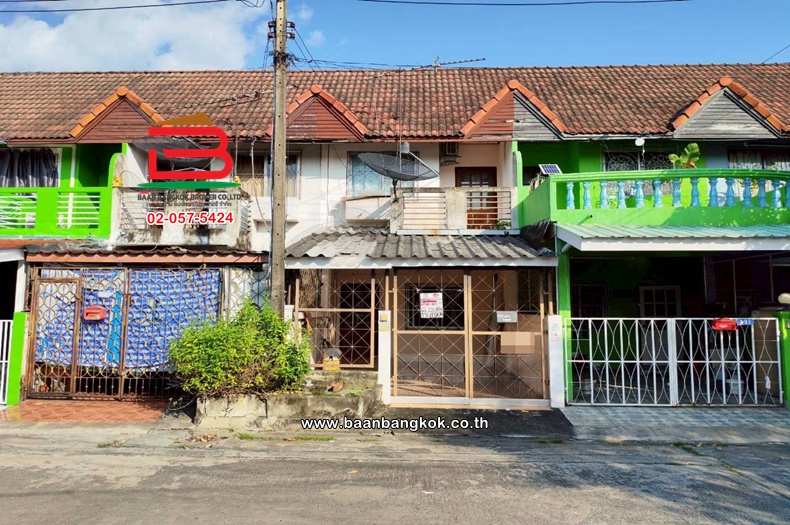 ทาวน์เฮาส์ เนื้อที่ 20.1 ตร.ว. หมู่บ้าน นฐดา คลอง 2 (ซอยรังสิต-นครนายก 60) ถนนรังสิต-นครนายก ตำบลประชาธิปัตย์ อำเภอธัญบุรี ปทุมธานี    