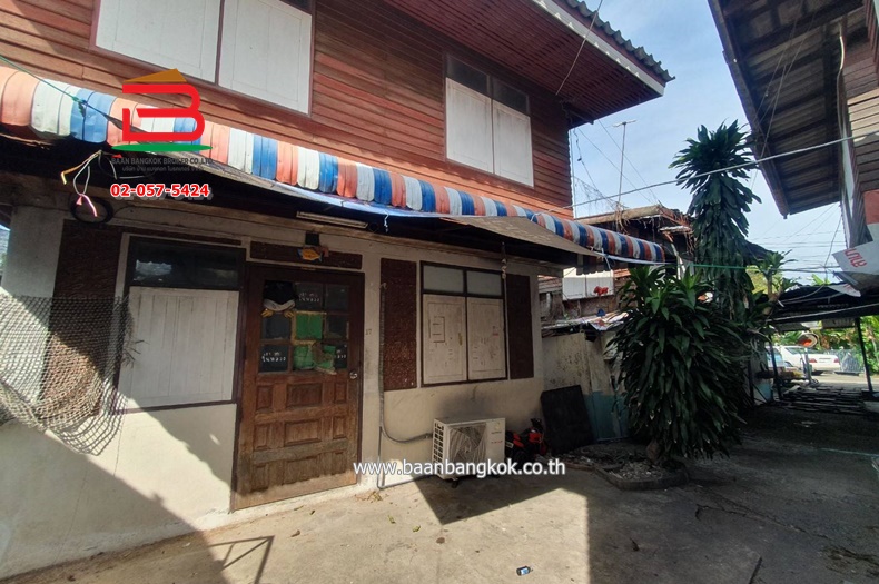 ที่ดินพร้อมบ้านไม้ 2 ชั้น 2 หลัง เฉลิมพระเกียรติ ร.9 ซอย 55 เนื้อที่ 38 ตรว. ถ.เฉลิมพระเกียรติ ร.9 แขวงดอกไม้ เขตประเวศ กรุงเทพฯ