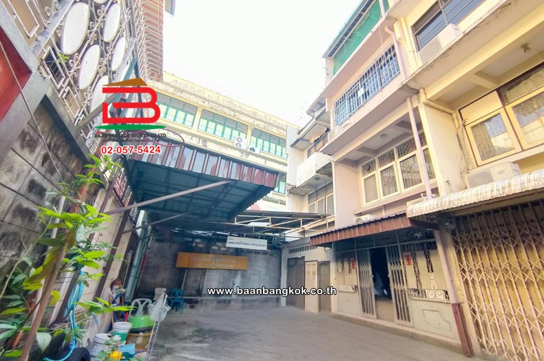 อาคารพาณิชย์ เนื้อที่ 16 ตร.ว. แยกคอกวัว ศาลเจ้าพ่อเสือ, ใกล้ศาลเจ้าพ่อเสือ ถนนราชดำเนินกลาง แขวงศาลเจ้าพ่อเสือ เขตพระนคร 