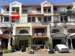 11571, ทาวน์โฮม เนื้อที่ 18 ตร.ว. โครงการ เกษราคลาสสิคโฮม (ซอยเสรีไทย 81/2) ถนนกาญจนาภิเษก แขวงคันนายาว เขตบึงกุ่ม   