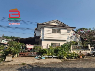 10184, ทาวน์เฮาส์ หมู่บ้าน แพรมาพรคลอง 11 หลังมุม เนื้อที่ 24 ตรว. ถ.รังสิต-นครนายก ต.บึงน้ำรักษ์ อ.ธัญบุรี จ.ปทุมธานี