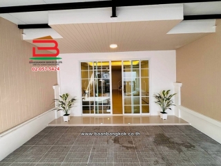 11619, ทาวน์เฮาส์ เนื้อที่ 17 ตร.ว. หมู่บ้านอรุณธร ออเงิน (สุขาภิบาล 5 ซอย 45) ถนนรามอินทรา เเขวงออเงิน เขตบางเขน 