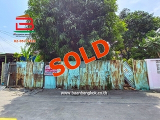 10327, ที่ดินพร้อมบ้าน เนื้อที่ 28 ตรว. มบ.ลิขิต 7 ซอย 9 ยาว ถนนกิ่งแก้ว ต.บางพลีใหญ่ อ.บางพลี จ.สมุทรปราการ