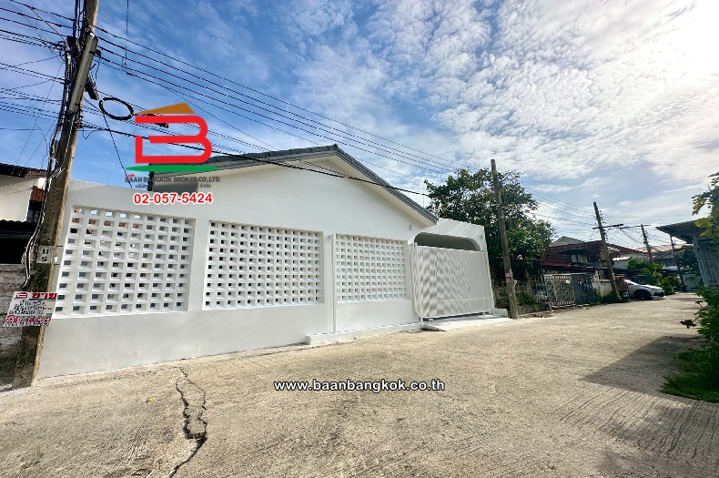 บ้านเดี่ยว หมู่บ้าน พงษ์ธรรม ซอย 6 เนื้อที่ 45 ตร.ว (ซอยแจ้งวัฒนะ 32) ตำบลบางตลาด อำเภอปากเกร็ด จังหวัดนนทบุรี 