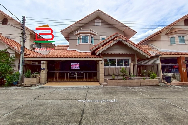 บ้านเดี่ยว หมู่บ้าน เอซีเฮ้าส์ 4 เนื้อที่ 51 ตรว. ใกล้บิ๊กซีลำลูกกาคลอง 4 ถนนลำลูกกา ตำบลลาดสวาย อำเภอลำลูกกา จังหวัดปทุมธานี