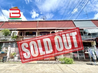 10814, ทาวน์เฮาส์ หมู่บ้าน สุขสบายวิลล่า เนื้อที่ 18 ตรว. ถนนลาดพร้าว แขวงคลองเจ้าคุณสิงห์ เขตวังทองหลาง กรุงเทพมหานคร
