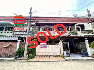 10872, ทาวน์เฮาส์ หมู่บ้าน สุขสบายวิลล่า เนื้อที่ 25 ตรว. ถนนลาดพร้าว แขวงคลองเจ้าคุณสิงห์ เขตวังทองหลาง กรุงเทพมหานคร