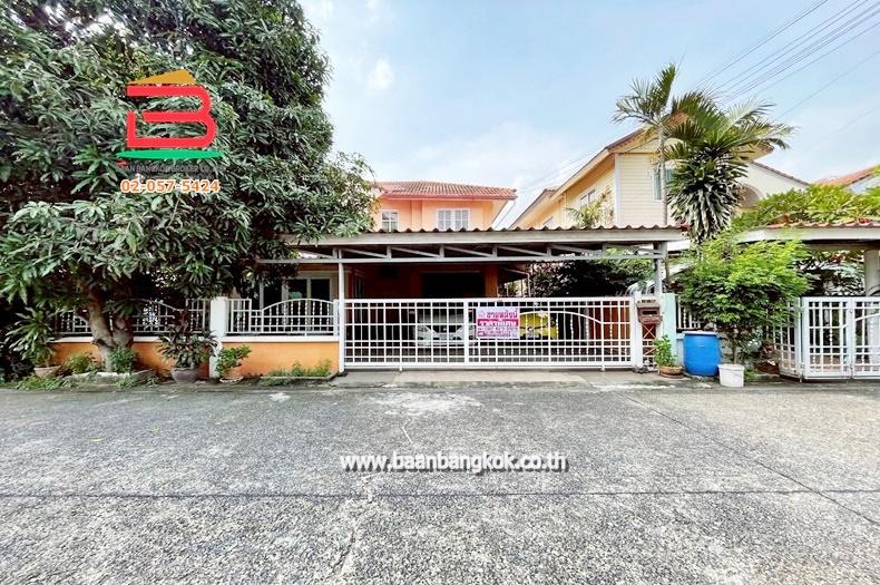 บ้านเดี่ยว หมู่บ้าน ลัลลี่วิลล์ (ซอยลำลูกกา 43) เนื้อที่ 61.1 ตรว. ถนนลำลูกกา ตำบลลาดสวาย อำเภอลำลูกกา จังหวัดปทุมธานี