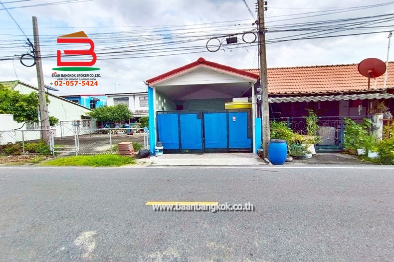 ทาวน์เฮาส์ หมู่บ้าน อยู่เจริญ 1 (คลอง4) เนื้อที่ 17 ตรว. ถนนพระองค์เจ้าสาย คลอง4 ต.บึงยี่โถ อ.ธัญบุรี จ.ปทุมธานี