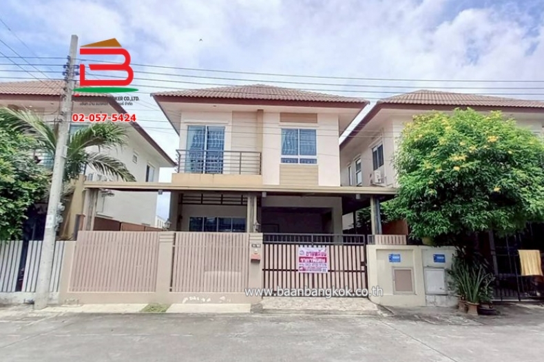 บ้านแฝด หมู่บ้าน เต็มสิริ วิลเลจ หนองจอก เนื้อที่ 38.4 ตรว. ถนนเชื่อมสัมพันธ์ 11 กระทุ่มราย เขตหนองจอก กรุงเทพมหานคร 