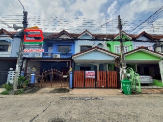 10924, ทาวน์เฮาส์ หมู่บ้าน เค.ซี ร่มเกล้าวิลล์ เนื้อที่ 17.1 ตร.ว (ร่มเกล้า 18) ใกล้ใกล้วัดปากบึง(ร่มเกล้า ซ.20) แขวงแสนแสบ(คลองสอง) เขตมีนบุรี(แสนแสบ) กรุงเทพมหานคร
