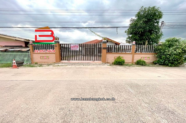 บ้านเดี่ยว เนื้อที่ 98 ตร.ว. ซอยบึงคำพร้อย 13 (ถนนเลียบคลอง 5 ฝั่งตะวันออก) ตำบลคลองห้า อำเภอคลองหลวง ปทุมธานี  