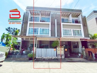 11145, ทาวน์โฮม หมู่บ้านนลินอเวนิว 3 เนื้อที่ 16.2 ตร.ว (ซอยเคหะร่มเกล้า 72) ถนนรามคำแหง แขวงสะพานสูง เขตสะพานสูง