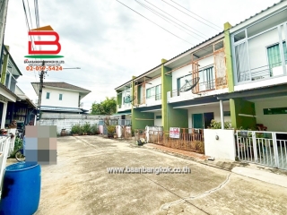 LINE_ALBUM_No. 011052 เดอะทรัสต์ทาวน์ วงแหวนลำลูกกา_251103_34