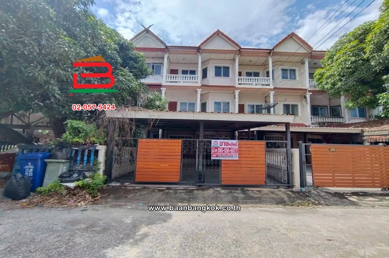 ทาวน์โฮม เนื้อที่ 36.3 ตร.ว. หมู่บ้านประยูรทอง 8 (สุขาภิบาล 5 ซอย 12/1), ใกล้เพลินนารี่มอลล์ ถนนสุขาภิบาล 5 แขวงท่าแร้ง เขตบางเขน