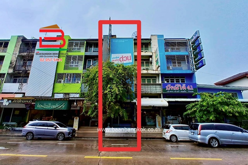 อาคารพาณิชย์ ติดถนนลาดพร้าว-วังหิน (ใกล้วัดลาดพร้าว) เนื้อที่ 17 ตรว. แขวงลาดพร้าว เขตลาดพร้าว 