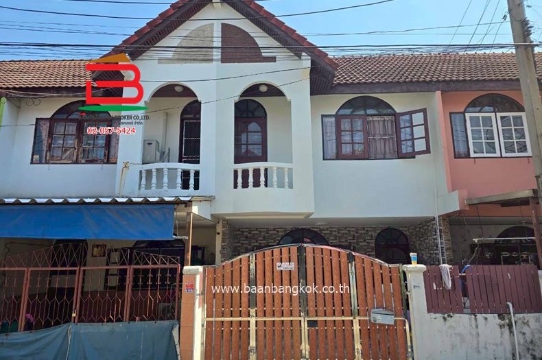 ทาวน์เฮ้าส์ หมู่บ้านอัมรินทร์วิลล่า (ใกล้อิมแพคเมืองธานี) ซอยแจ้งวัฒนะปากเกร็ด 41 เนื้อที่ 20 ตรว. ตำบลปากเกร็ด (สีกัน) อำเภอปากเกร็ด (ตลาดขวัญ) นนทบุรี