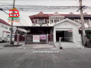 11520, ทาวน์เฮ้าส์ พูนสินธานี 1 (ใกล้สำนักงานที่ดินบึงกุ่ม) เนื้อที่ 25 ตรว. แขวงคลองสองต้นนุ่น 