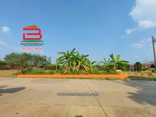 11554, ที่ดินเปล่า เนื้อที่ 112 ตร.ว. หมู่บ้านเดอะลากูล 1-2 ถนนปทุมธานี-สามโคก-เสนา ตำบลท้ายเกาะ อำเภอสามโคก ปทุมธานี  