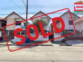 11459, บ้านเดี่ยว บ้านเอื้ออาทรคลอง 5/1 (ใกล้โลตัสคลองห้า) เนื้อที่ 20.2 ตรว. ตำบลคลองห้า อำเภอคลองหลวง จังหวัดปทุมธานี