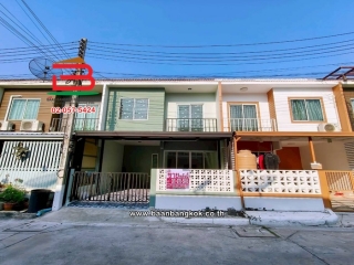11774, ทาวน์เฮาส์ เนื้อที่ 17.5 ตร.ว. หมู่บ้านเดอะคัลเลอร์ส รังสิต-ลำลูกกา คลอง 4 ถนนรังสิต-นครนายก ตำบลลาดสวาย อำเภอลำลูกกา ปทุมธานี 