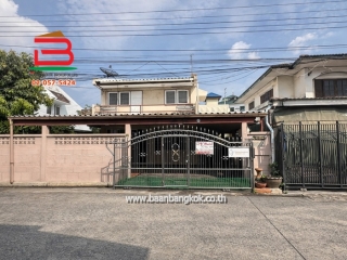 11848, บ้านเดี่ยว หมู่บ้าน อมรพันธ์นคร 8 เนื้อที่ 55 ตรว. ซอยสวนสยาม 9 (แยก 4) รามอินทรา-เสรีไทย แขวงคันนายาว เขตคันนายาว