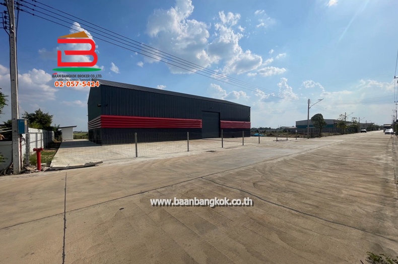 ที่ดินพร้อมสิ่งปลูกสร้าง เนื้อที่ 2-1-99 ไร่ ลำลูกกาคลอง 8 ถนนรังสิต-นครนายก ตำบลลำลูกกา อำเภอลำลูกกา จังหวัดปทุมธานี