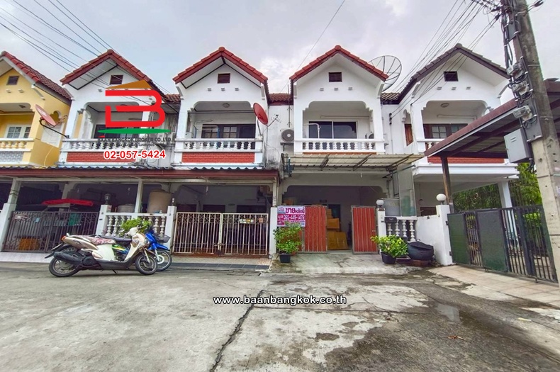 ทาวน์เฮาส์ เนื้อที่ 16 ตร.ว. หมู่บ้านเลิศอุบลวัชรพล (ซอยร่วมมิตรพัฒนา), ใกล้ห้าแยกวัชรพล ถนนวัชรพล แขวงท่าแร้ง เขตบางเขน 