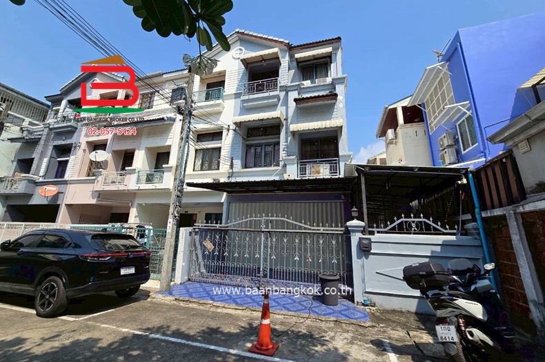 ทาวน์โฮม บ้านกลางเมือง 1 รัชดา-เหม่งจ๋าย (ใกล้โรงเรียนนานาชาติสืงคโปร์) เนื้อที่ 35.1 ตรว. แขวงวังทองหลาง เขตวังทองหลาง 