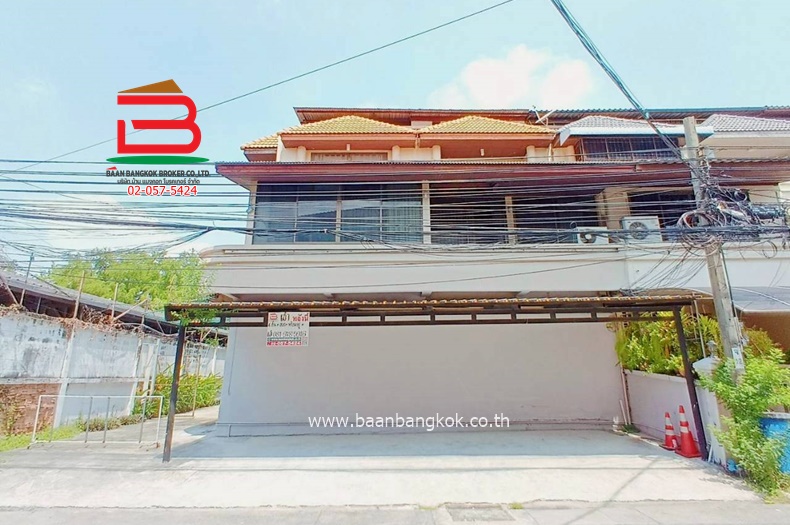 ทาวน์โฮม ซอยธารทิพย์ 3 (ใกล้ทาวน์อินทาวน์) เนื้อที่ 82.5 ตรว. แขวงพลับพลา เขตวังทองหลาง